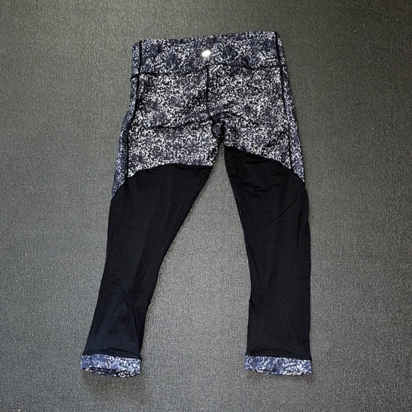 Lululemon Journey Crop Leggings - Picture 10 of 13